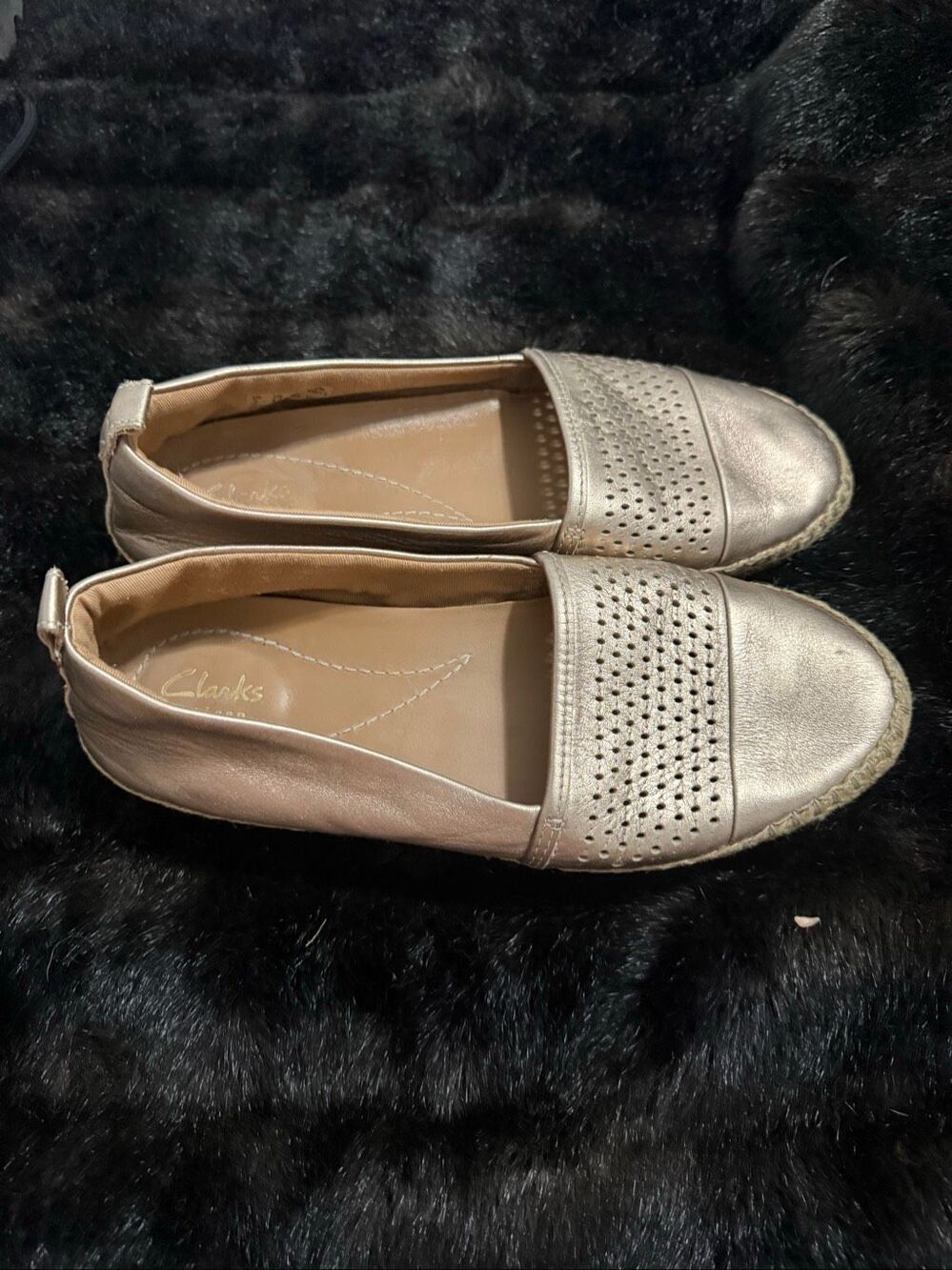 Clarks Women's 8.5 Reeney Helen Espadrilles Gold Leather Ballet Flats Shoes